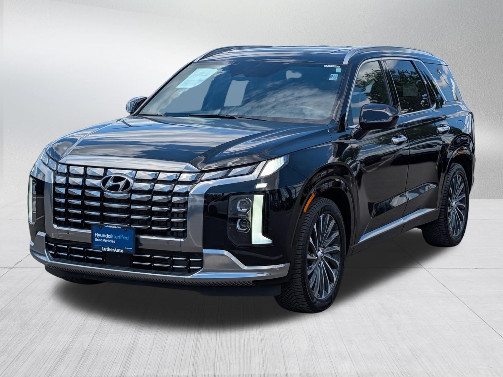 Certified 2023 Hyundai Palisade Calligraphy w/ Cargo Package AWD/4WD image 3