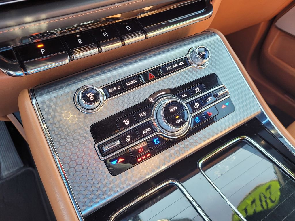 Used 2021 Lincoln Aviator Black Label Grand Touring w/ Class IV Trailer Tow Package AWD/4WD image 15