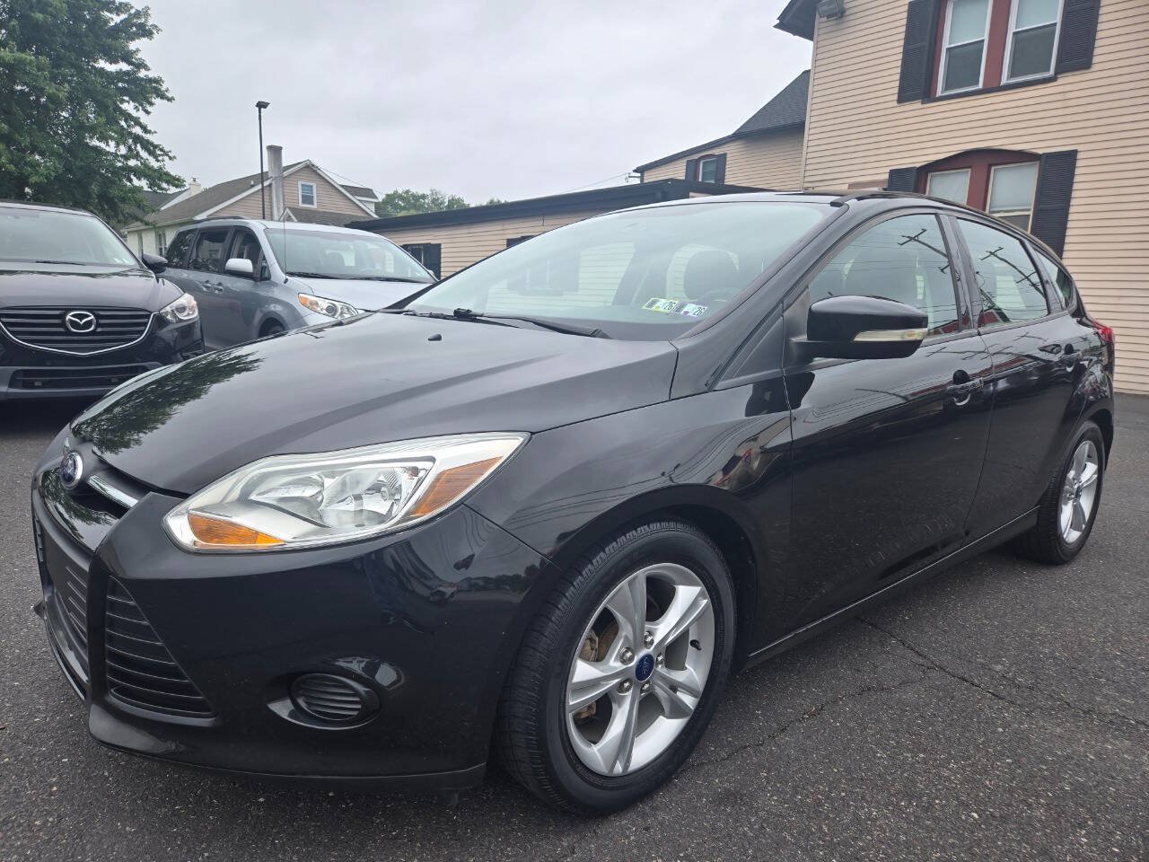 Used 2014 Ford Focus SE w/ SE Winter Package FWD image 10