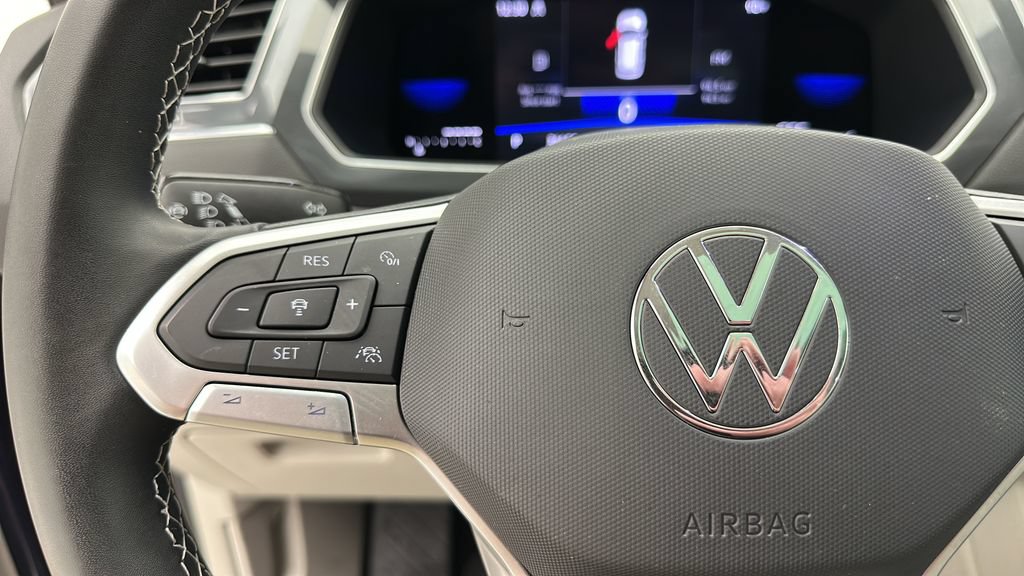 Used 2023 Volkswagen Tiguan SE AWD/4WD image 20