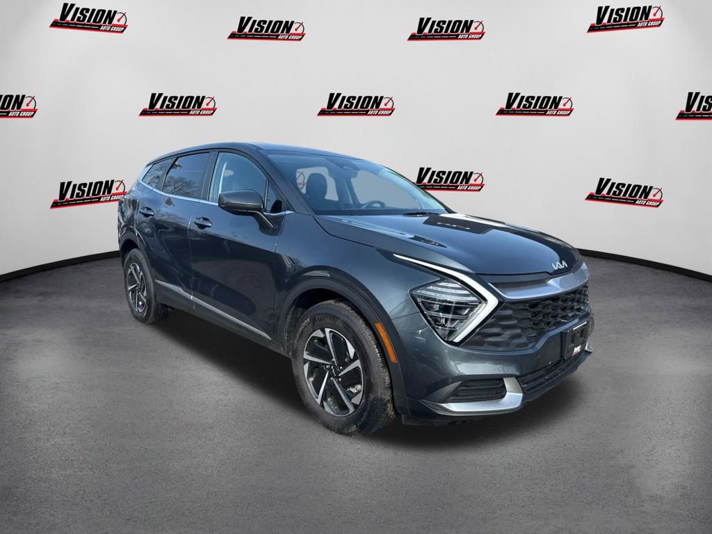 Certified 2025 Kia Sportage LX image 3