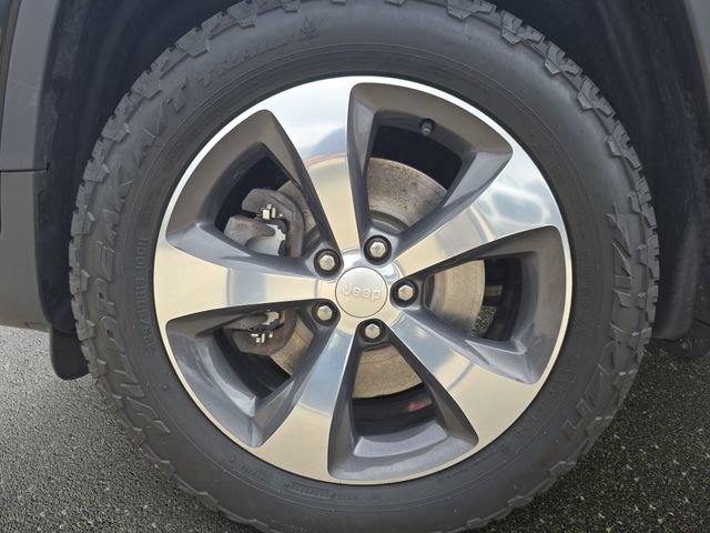 Used 2019 Jeep Cherokee Limited w/ Luxury Group AWD/4WD image 36