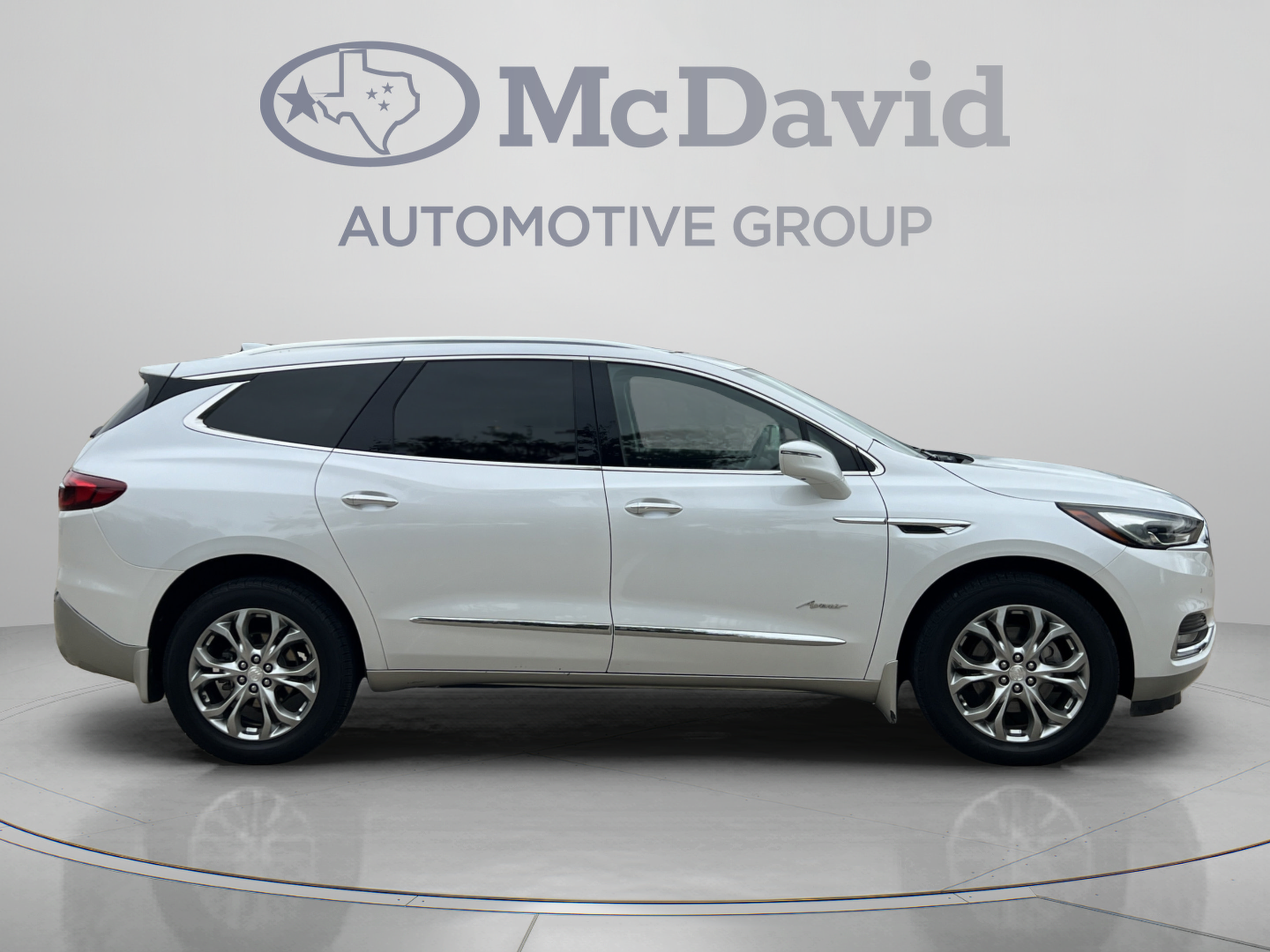 Used 2018 Buick Enclave Avenir w/ Avenir Technology Package AWD/4WD image 8