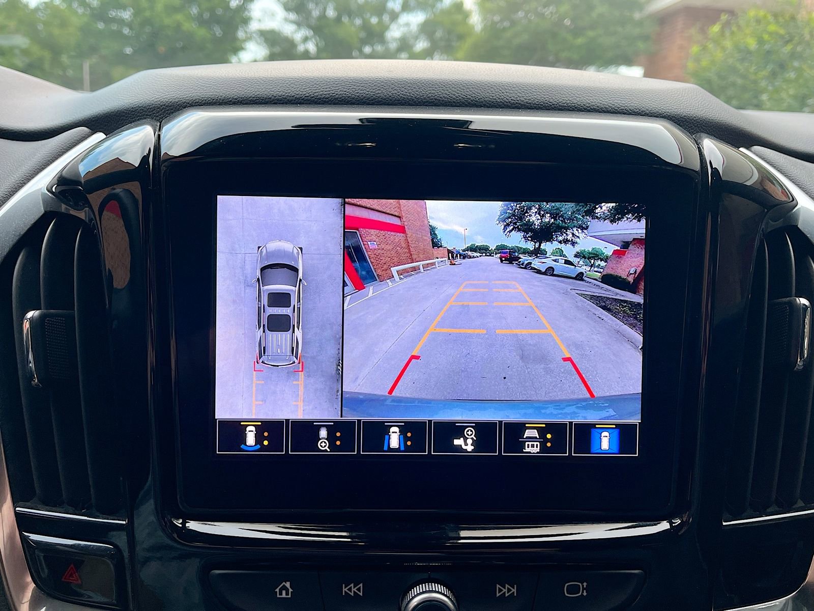 Used 2023 Chevrolet Traverse Premier w/ Redline Edition image 14