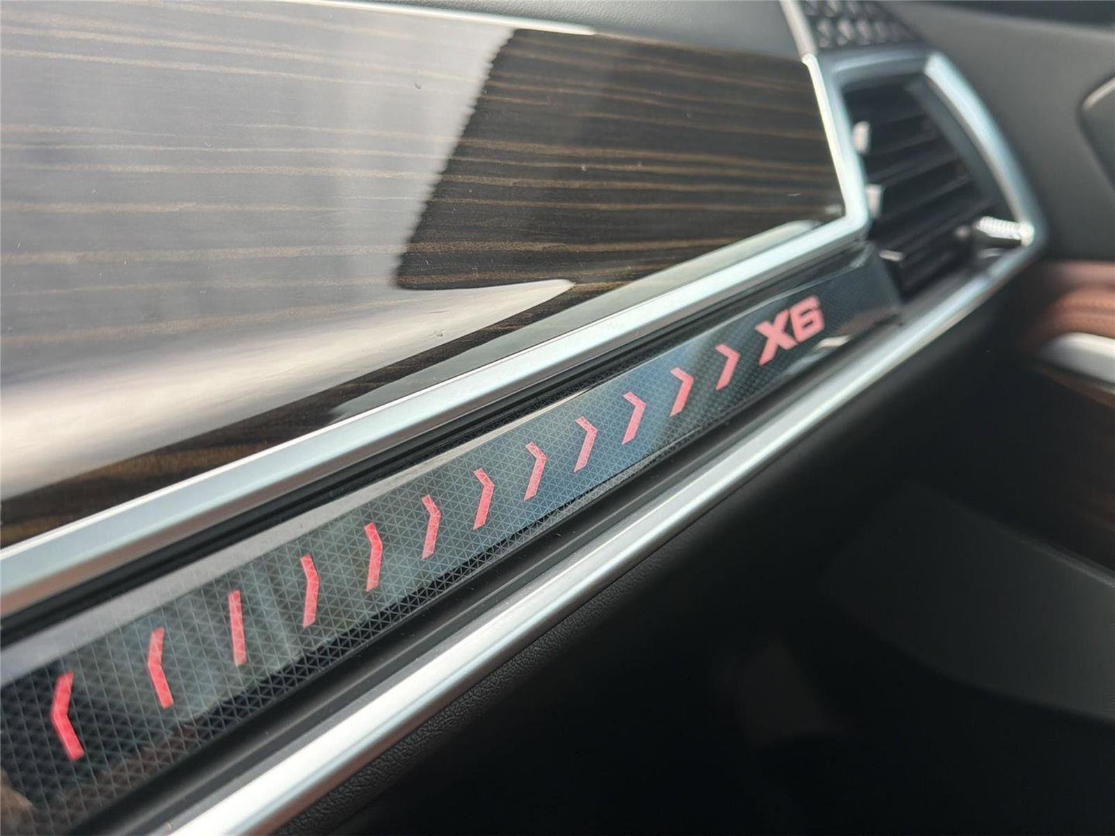 Used 2024 BMW X6 xDrive40i w/ Premium Package image 25