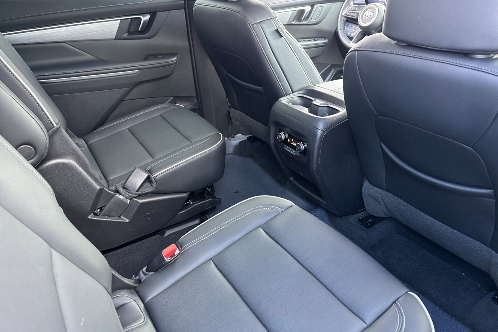 Used 2025 Buick Enclave Preferred image 16