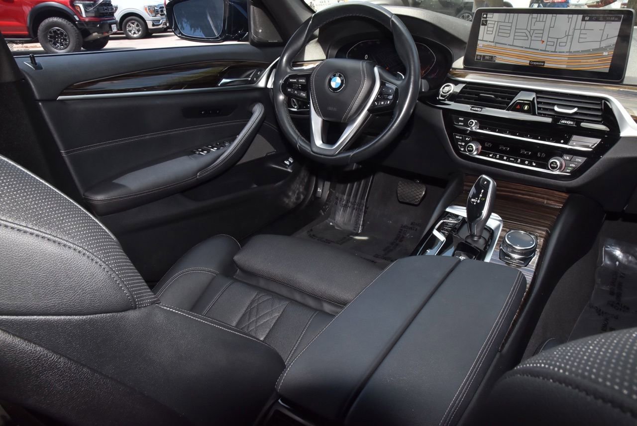 Used 2023 BMW 530i w/ Premium Package RWD image 15