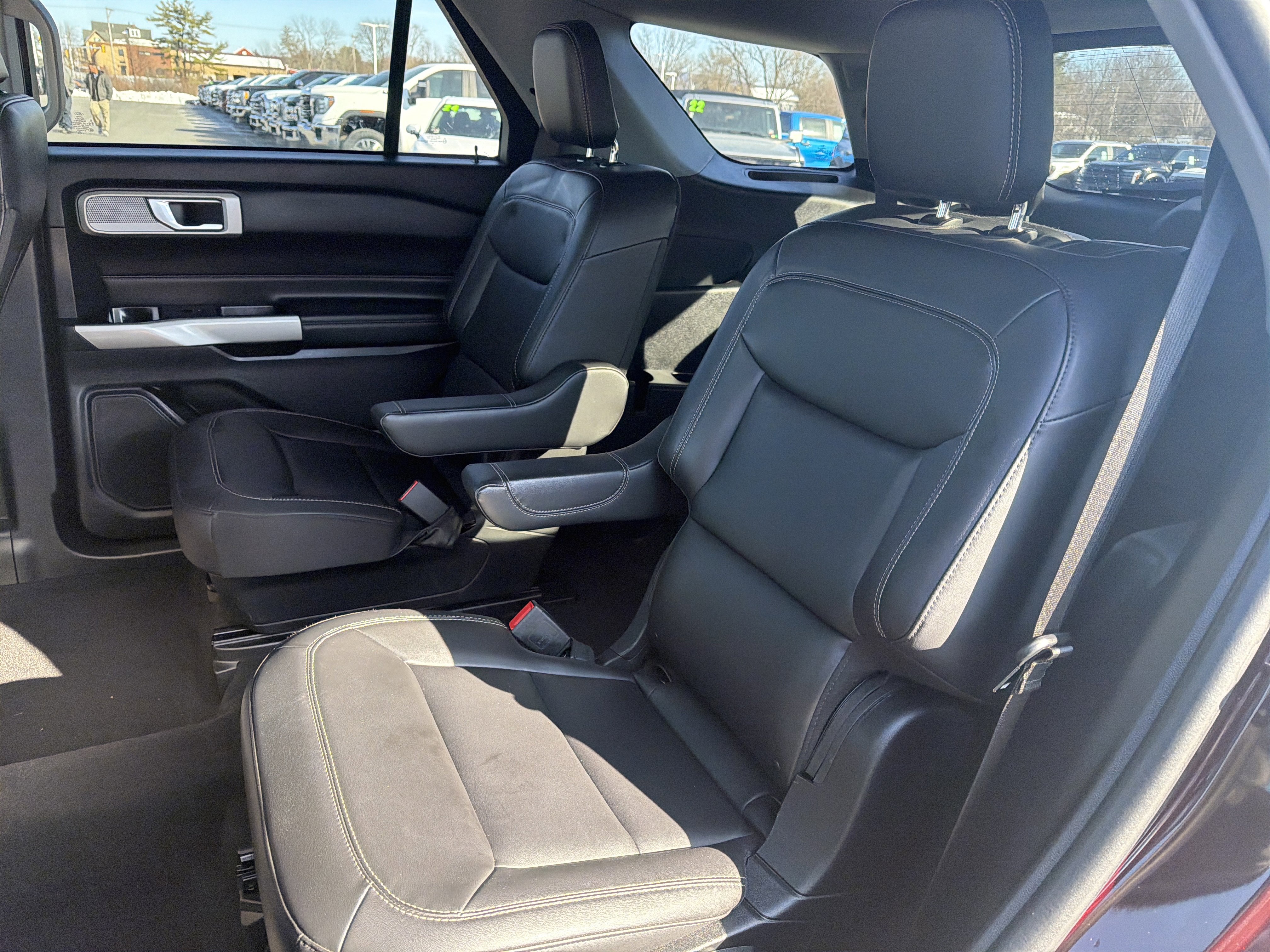 Used 2023 Ford Explorer XLT w/ Equipment Group 202A image 13