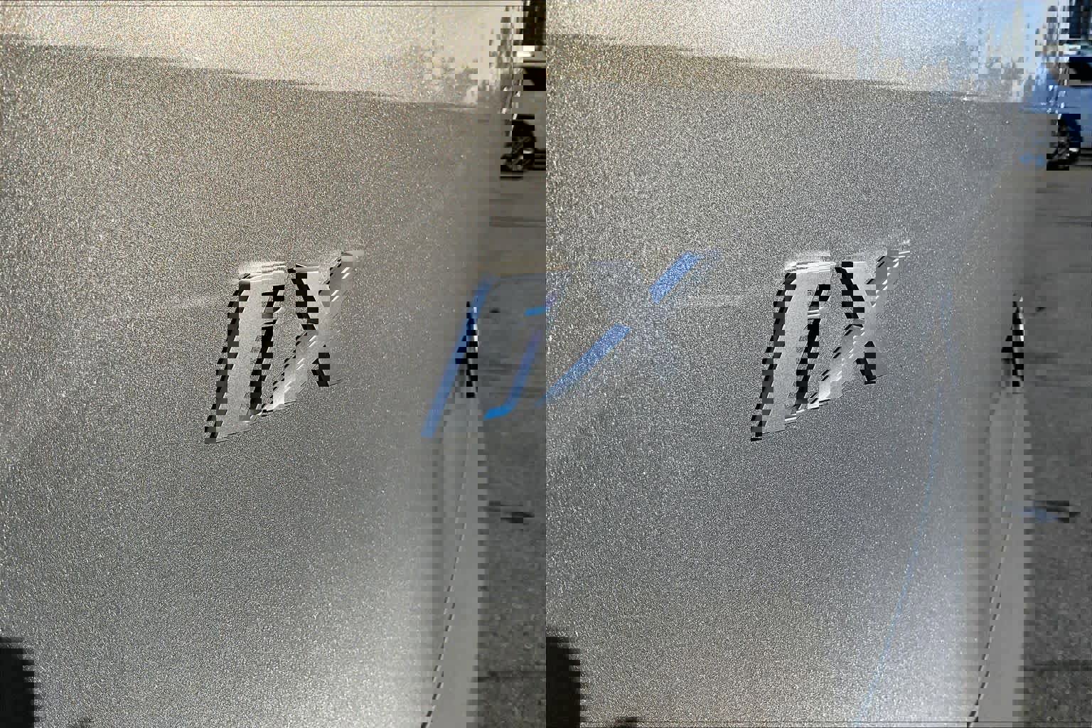 Used 2023 BMW iX xDrive50 image 9