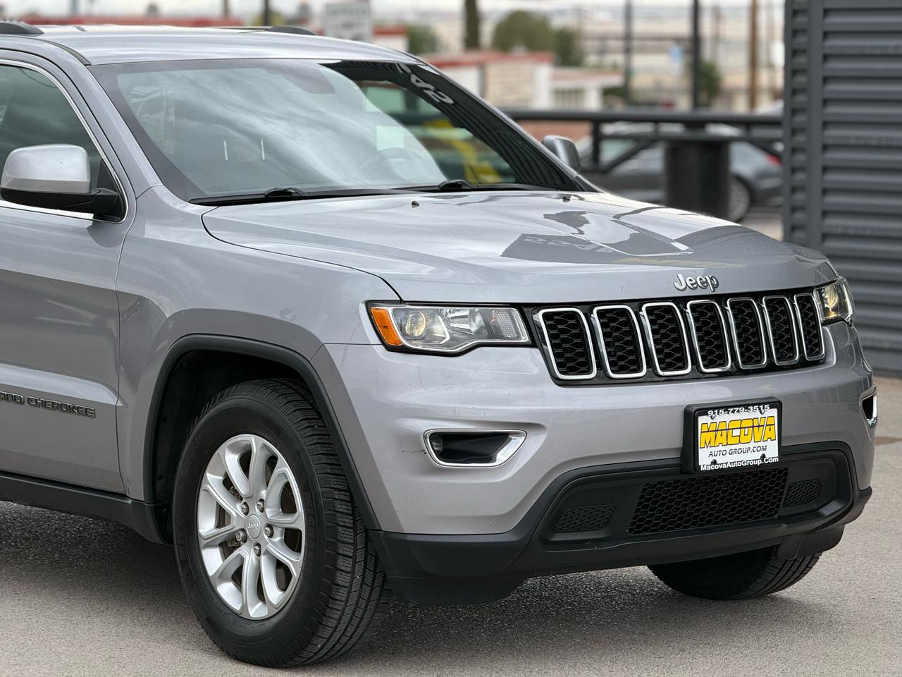 Used 2021 Jeep Grand Cherokee Laredo RWD image 8