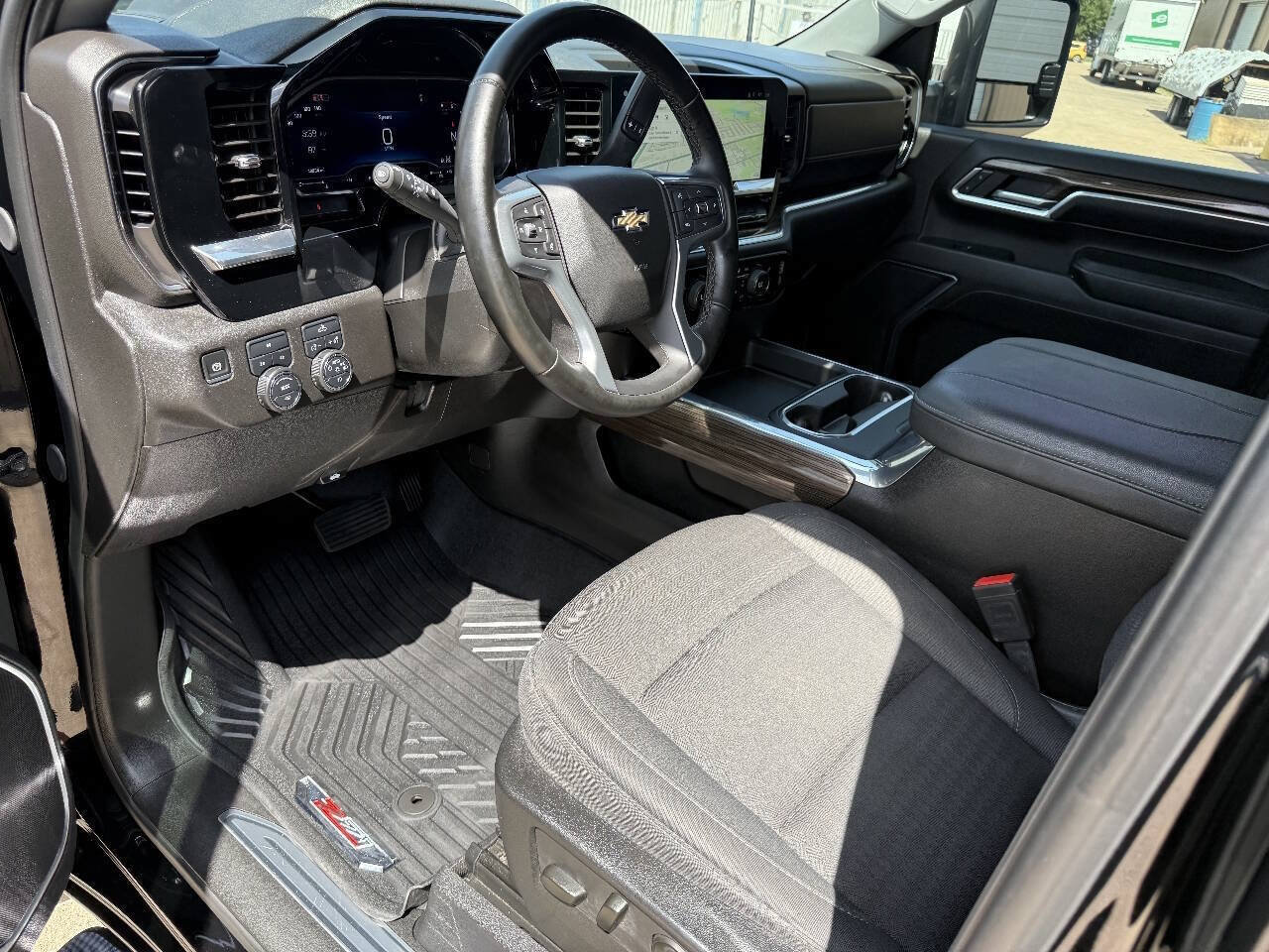Used 2024 Chevrolet Silverado 2500 LT AWD/4WD image 12