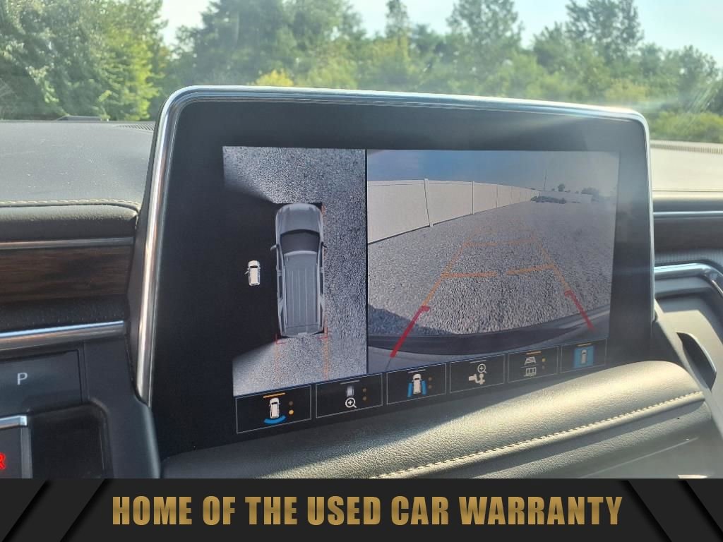 Used 2021 Chevrolet Suburban Premier w/ Premium Package image 21