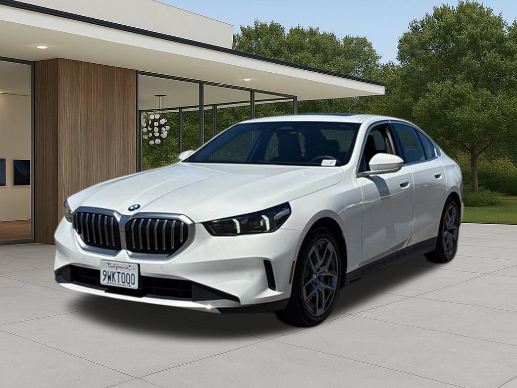 Used 2026 BMW 530i w/ Convenience Package RWD image 2