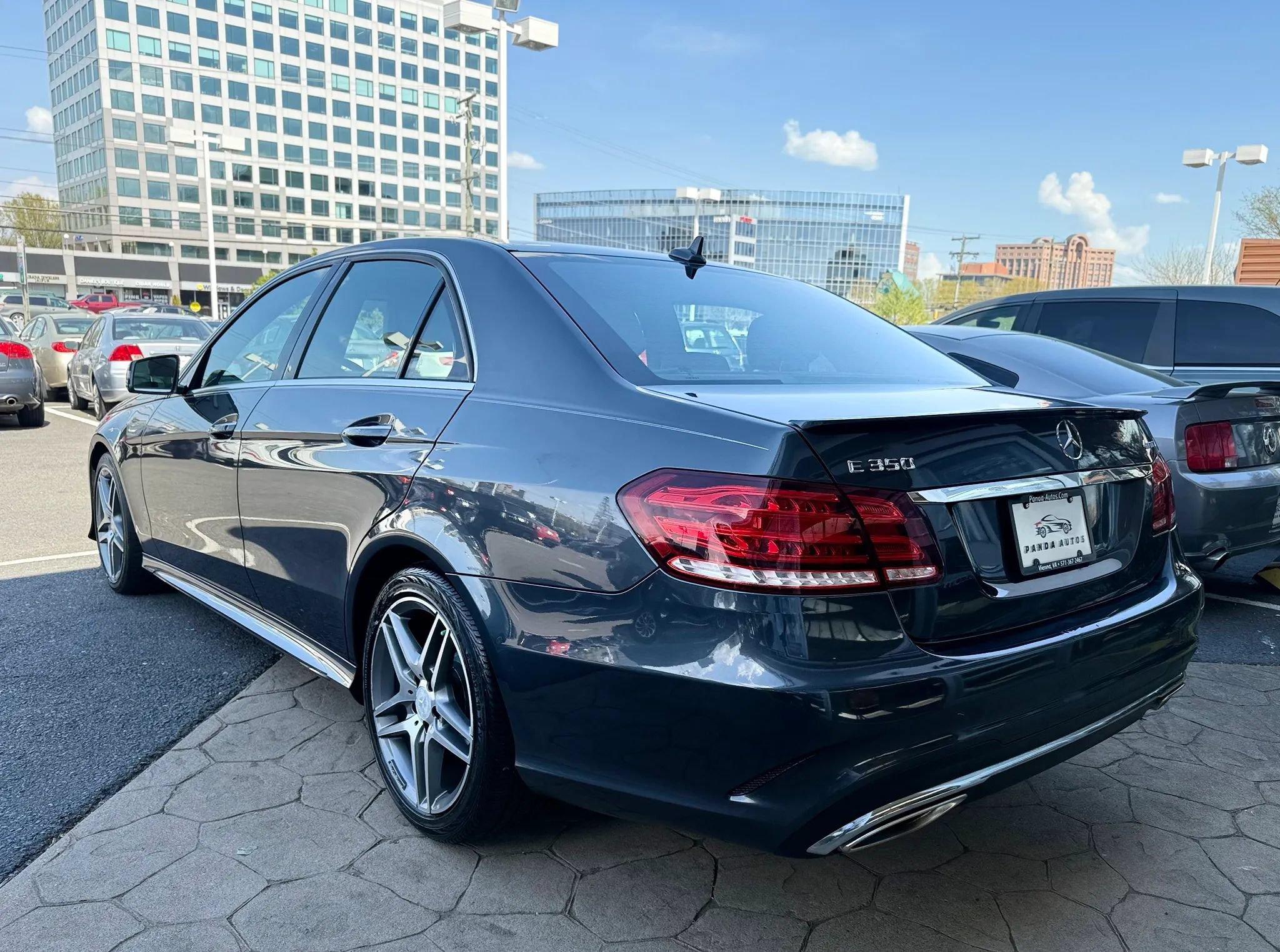 Used 2014 Mercedes-Benz E 350 4MATIC Sedan image 5