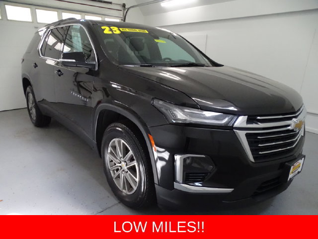 Used 2023 Chevrolet Traverse LT AWD/4WD image 1
