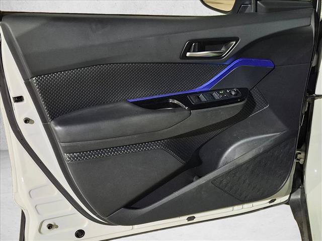 Used 2020 Toyota C-HR XLE FWD image 9
