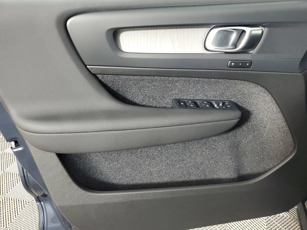 New 2026 Volvo XC40 B4 Core w/ Protection Package Premier FWD image 19