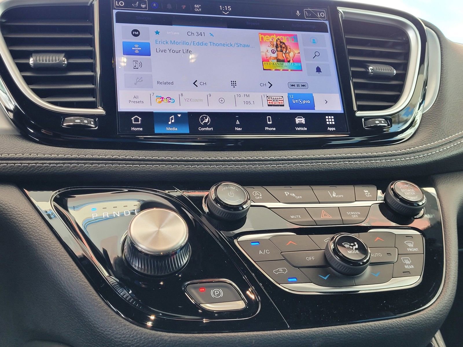 New 2026 Chrysler Pacifica Limited w/ S Appearance Package image 13