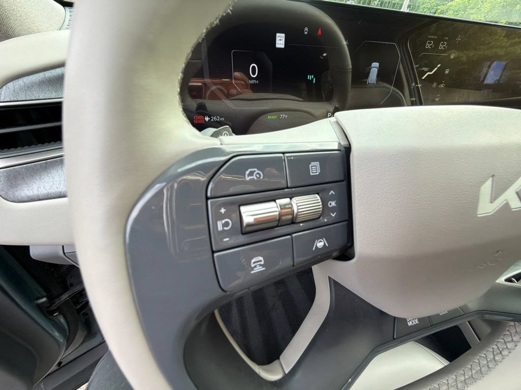 Certified 2024 Kia EV9 Wind AWD/4WD image 16