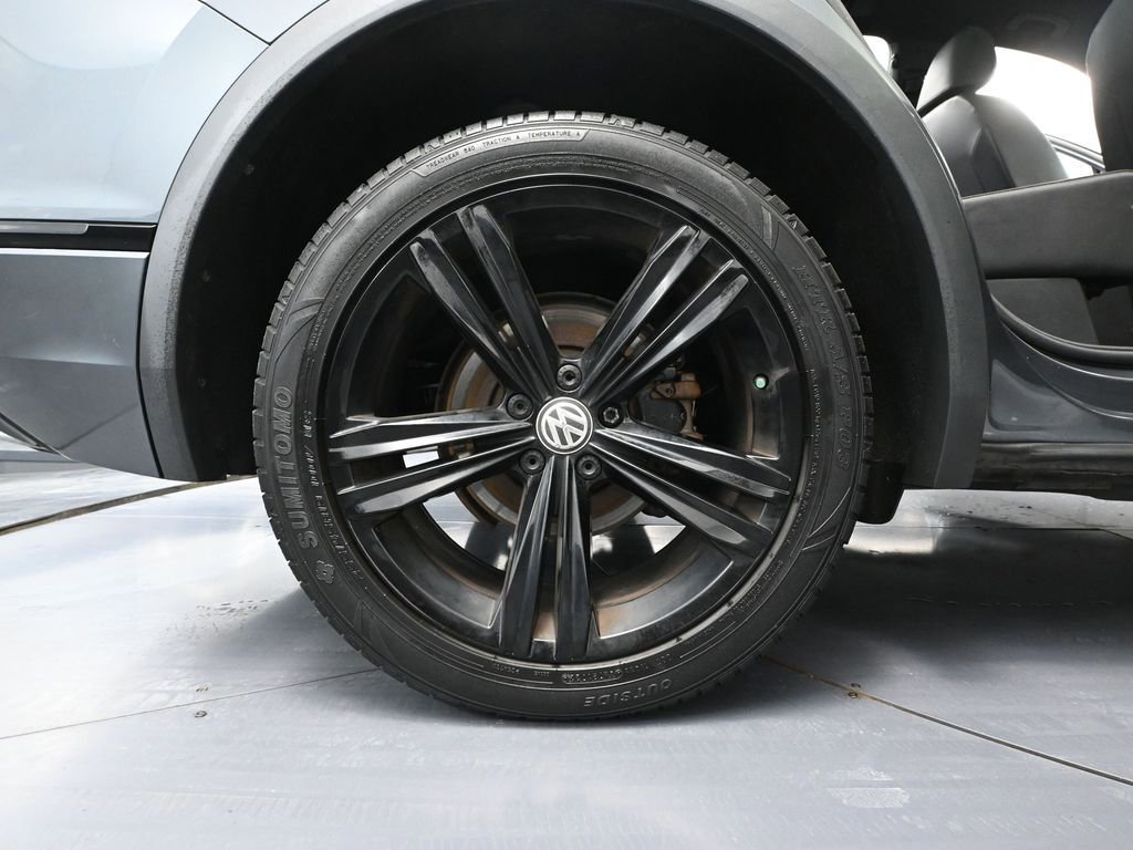 Used 2019 Volkswagen Tiguan SEL Premium R-Line image 14