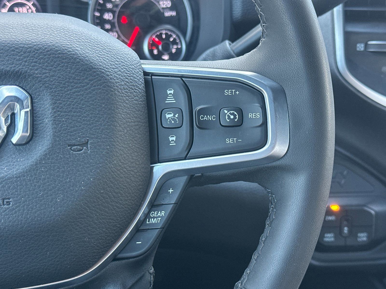 Used 2025 RAM 3500 Big Horn AWD/4WD image 28
