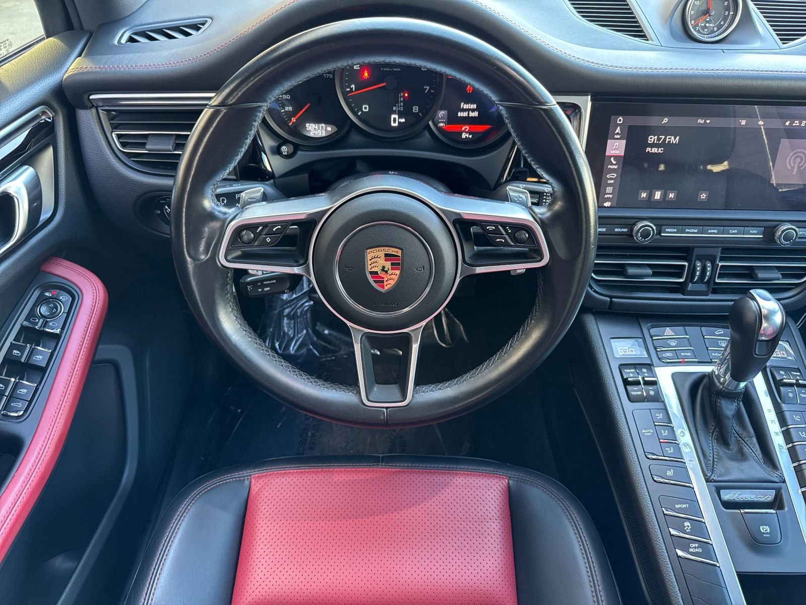 Certified 2020 Porsche Macan image 16