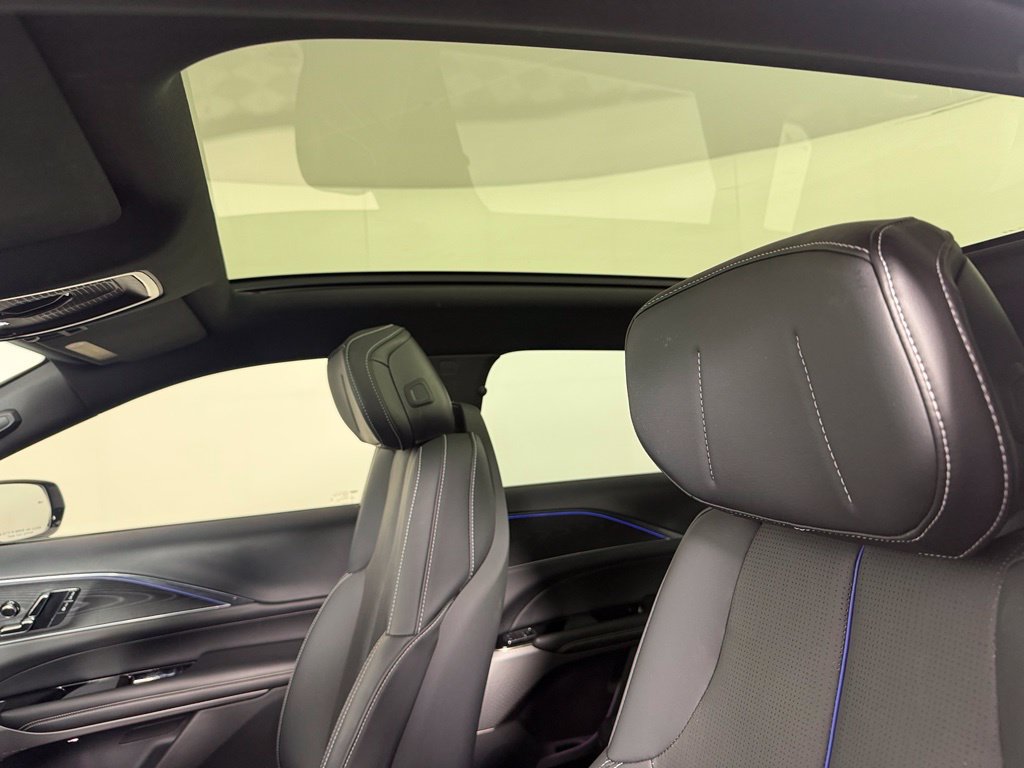 Used 2024 Cadillac Lyriq Sport RWD image 19