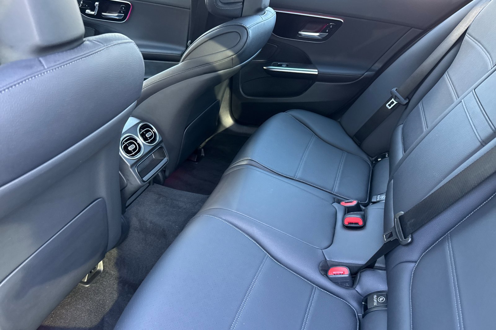 Used 2025 Mercedes-Benz C 300 Sedan image 12