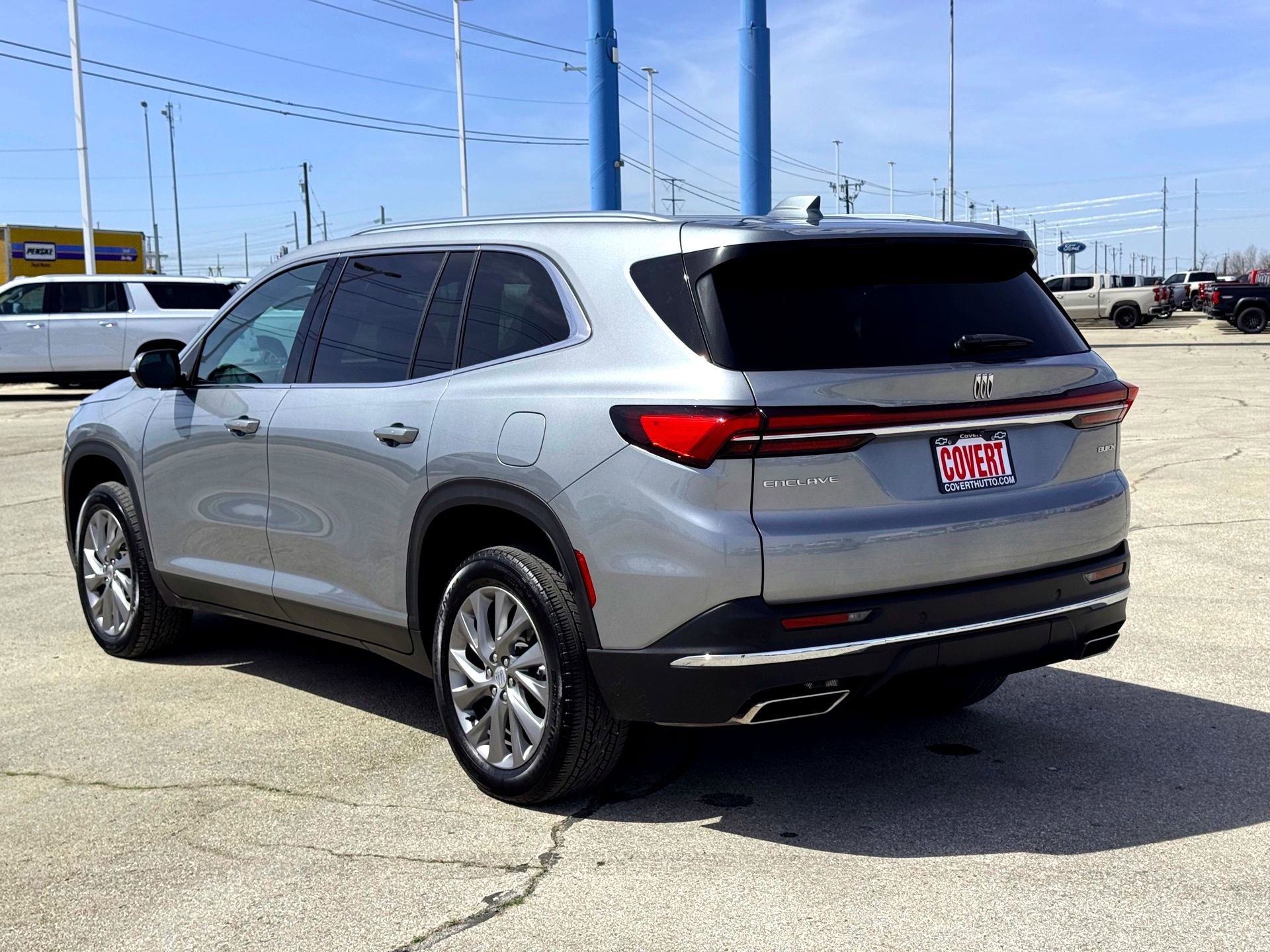 Used 2025 Buick Enclave Preferred image 9