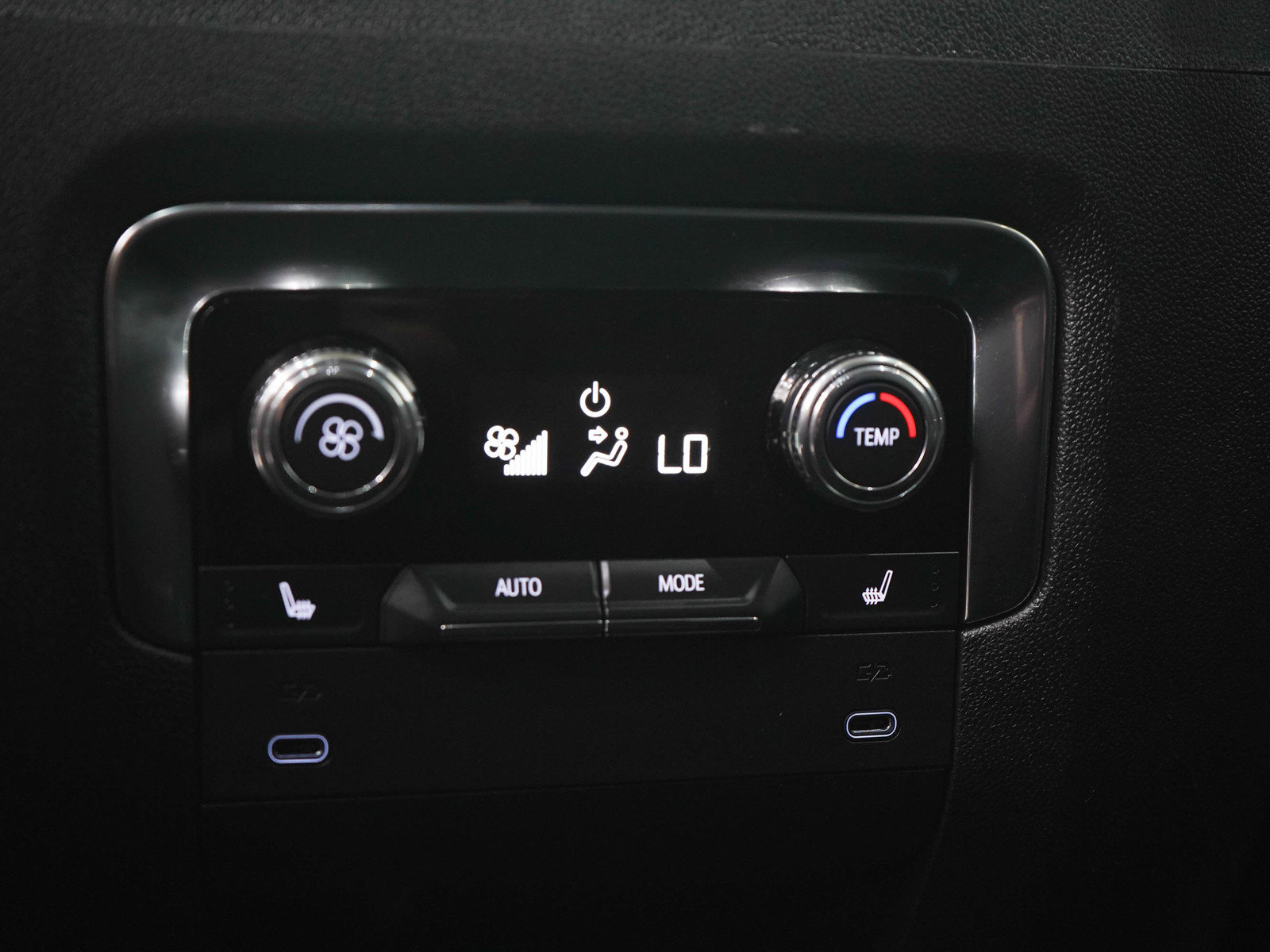 Used 2025 GMC Yukon Denali w/ Sun & Power Step Package AWD/4WD image 18