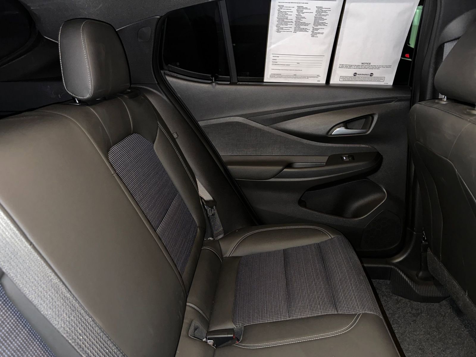 Used 2025 Buick Envista Preferred image 35