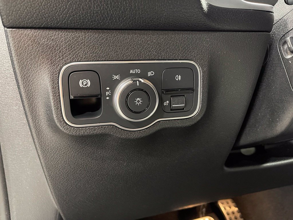Certified 2023 Mercedes-Benz GLB 250 4MATIC image 19