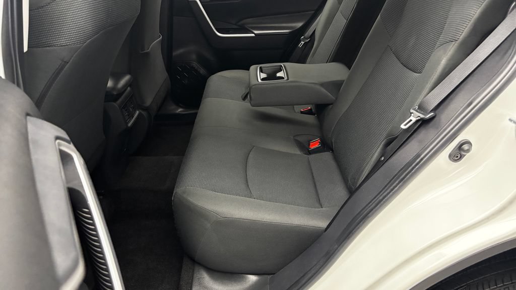 Used 2024 Toyota RAV4 LE AWD/4WD image 31