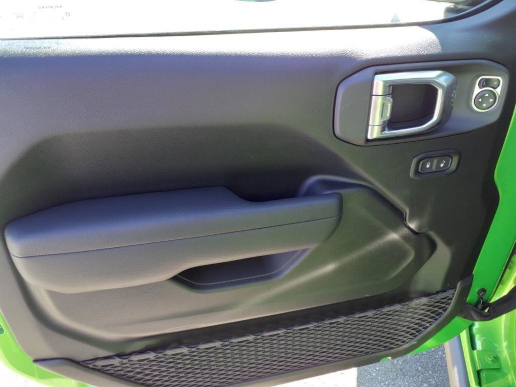 New 2025 Jeep Wrangler Unlimited Rubicon image 9