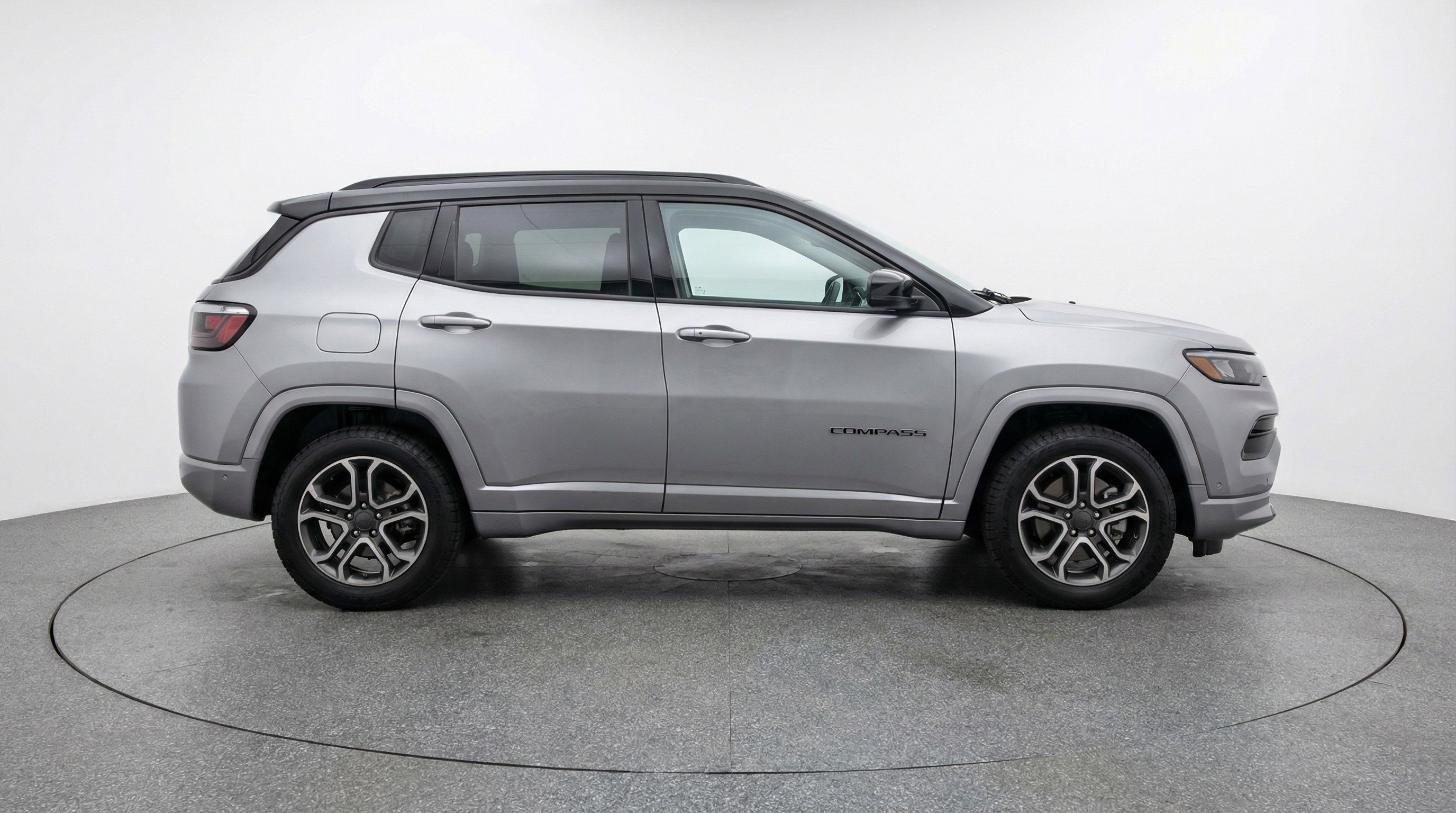 Used 2025 Jeep Compass Trailhawk AWD/4WD image 11