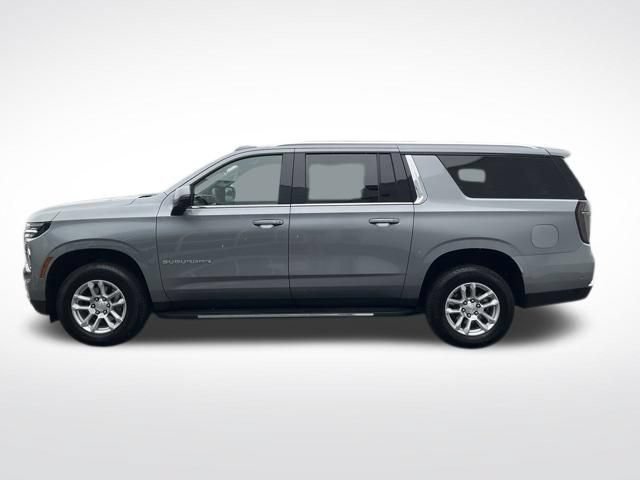 Used 2026 Chevrolet Suburban LT w/ Comfort Package AWD/4WD image 13