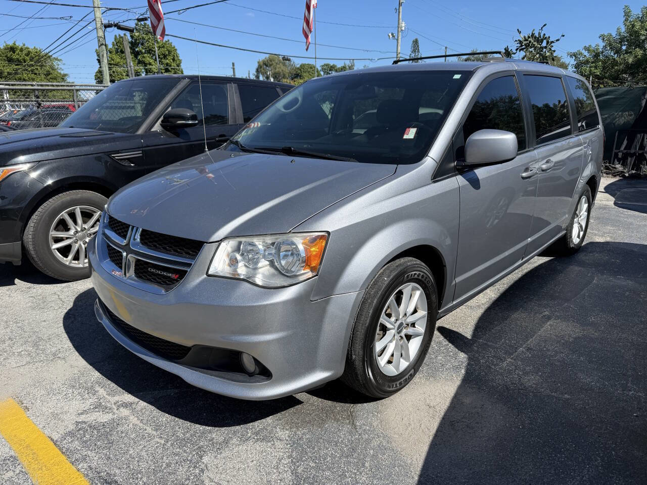 Used 2019 Dodge Grand Caravan SXT image 2