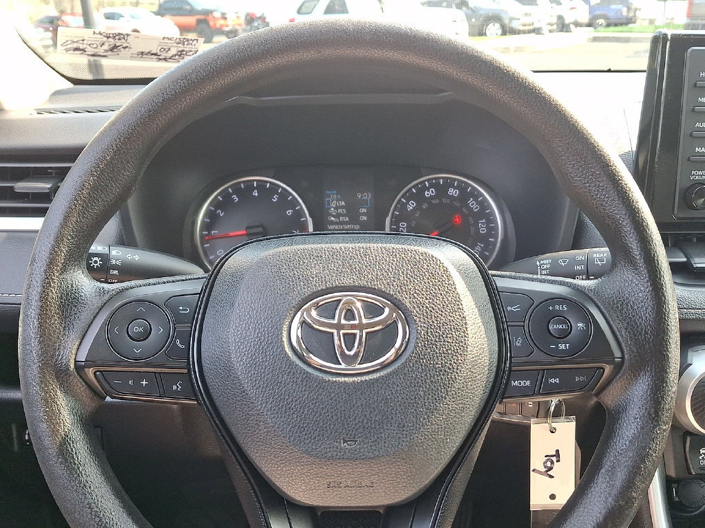 Used 2021 Toyota RAV4 LE AWD/4WD image 21