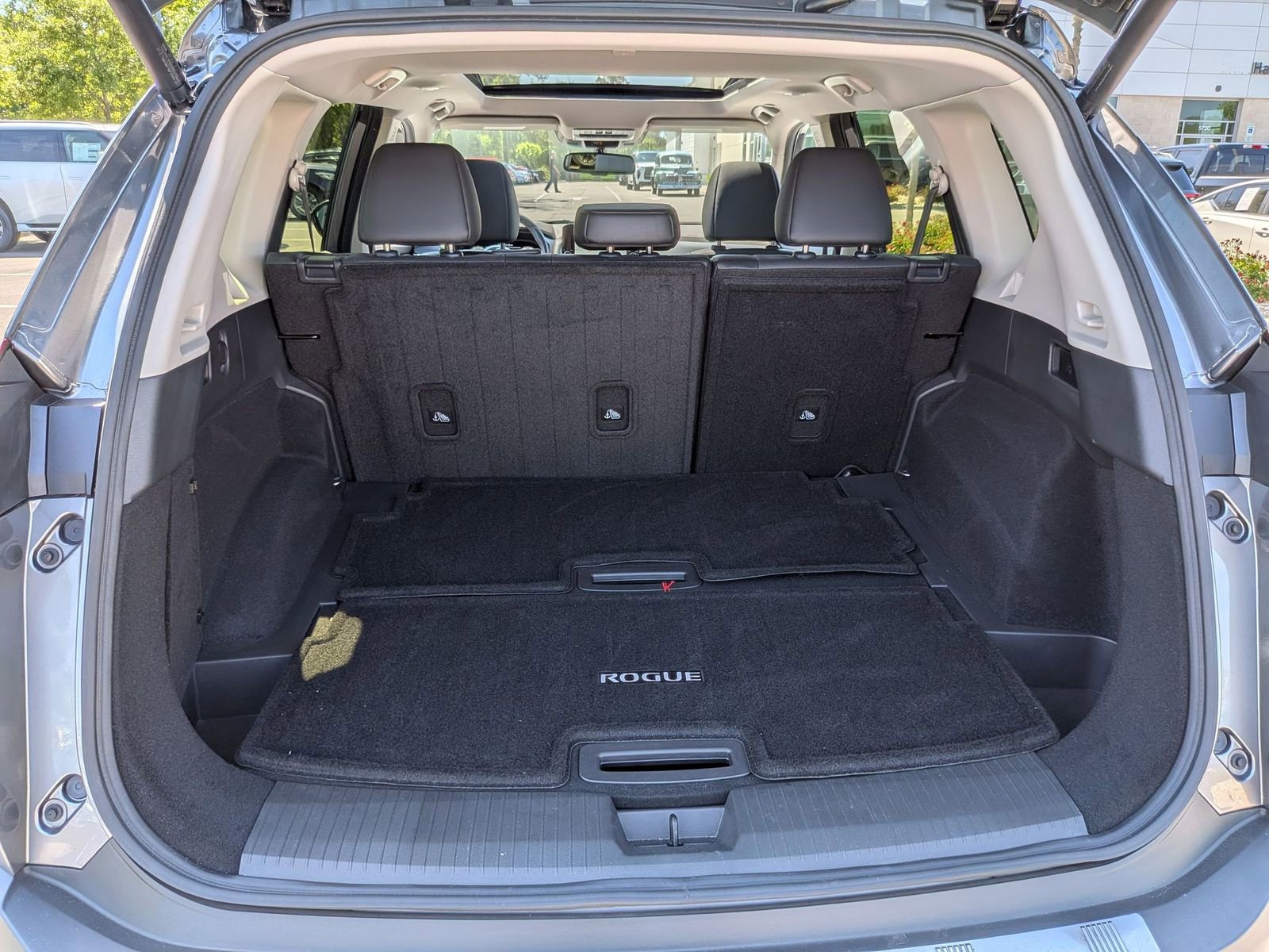 Used 2023 Nissan Rogue Platinum w/ Platinum Premium Package AWD/4WD image 33