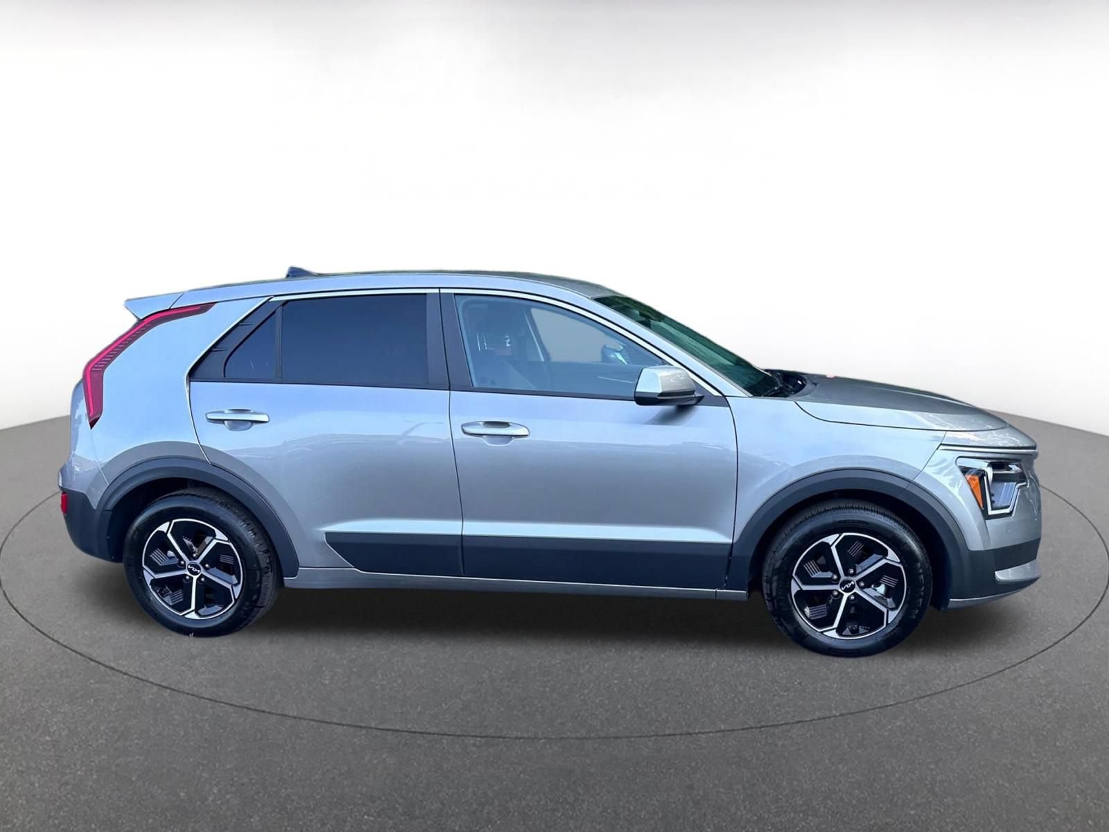 Used 2026 Kia Niro LX FWD image 18