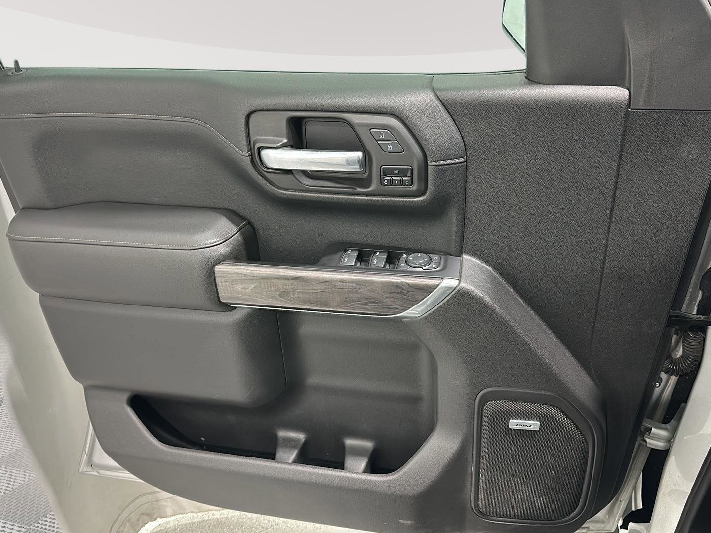 Used 2020 Chevrolet Silverado 1500 LTZ w/ LTZ Premium Package AWD/4WD image 18