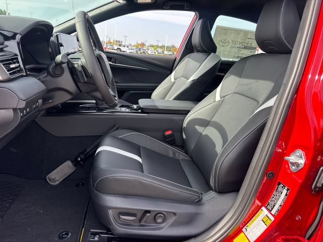 New 2026 Toyota Camry Hybrid FWD image 13