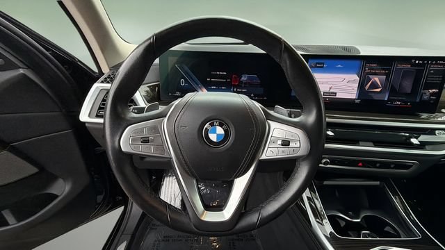 Used 2023 BMW X7 xDrive40i AWD/4WD image 14