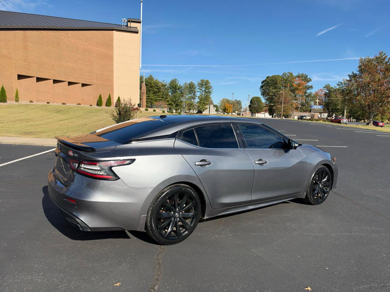 Used 2023 Nissan Maxima SR w/ Sport Mat Group FWD image 4