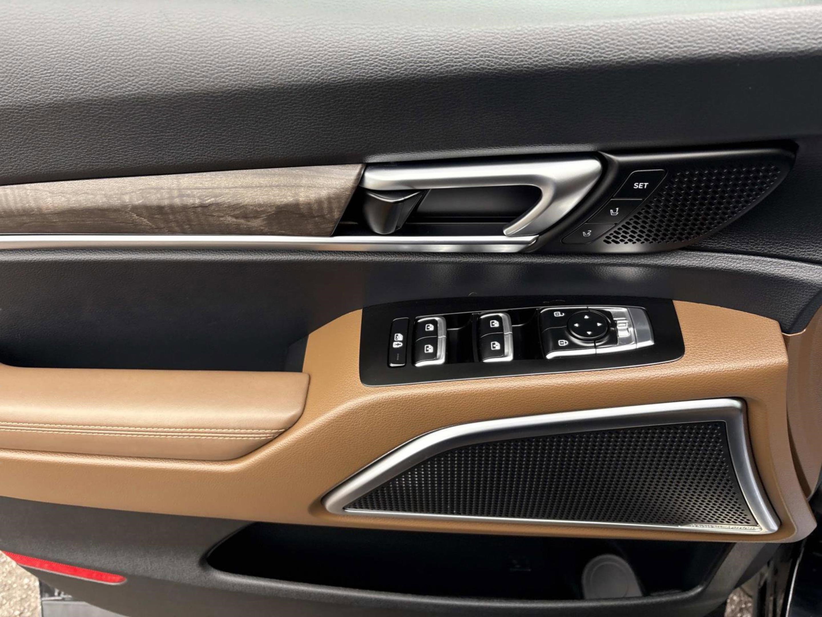 Used 2022 Kia Telluride SX w/ SX Prestige Package image 19