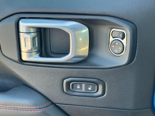 Used 2023 Jeep Wrangler Rubicon AWD/4WD image 23