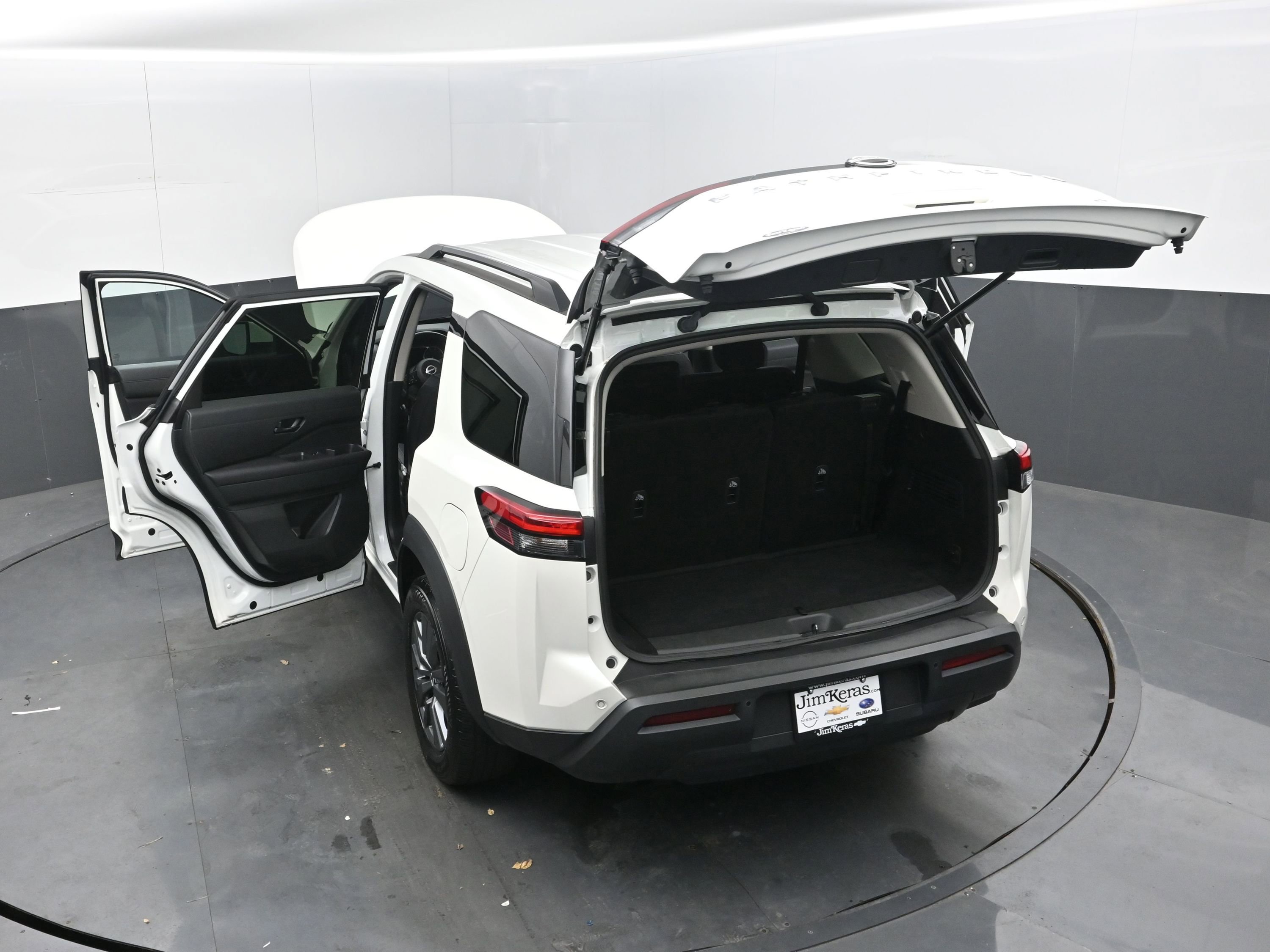 Used 2024 Nissan Pathfinder SV image 45