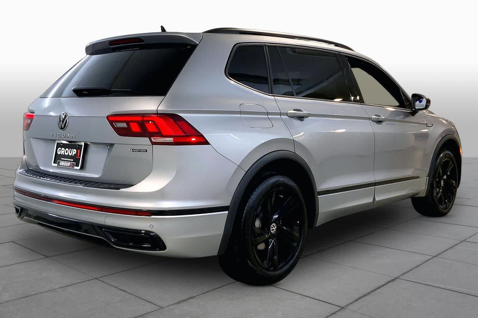 Used 2024 Volkswagen Tiguan SE R-Line AWD/4WD image 12