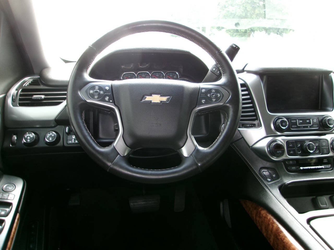 Used 2015 Chevrolet Suburban LTZ AWD/4WD image 6