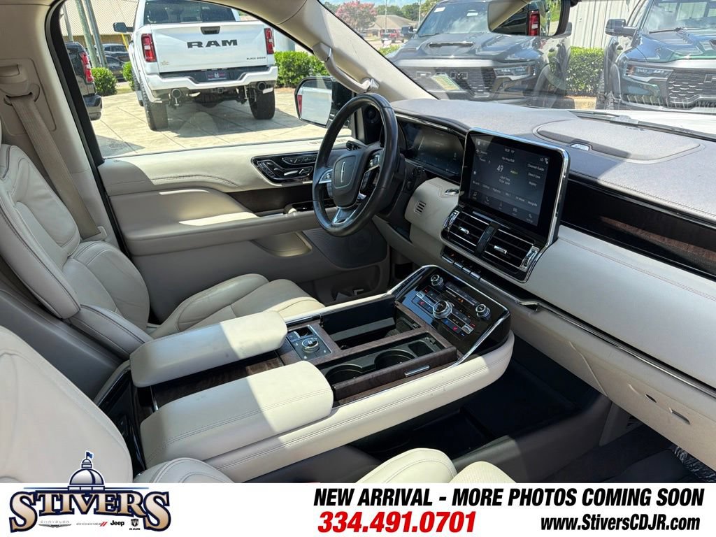 Used 2018 Lincoln Navigator L Reserve w/ Technology Package AWD/4WD image 12